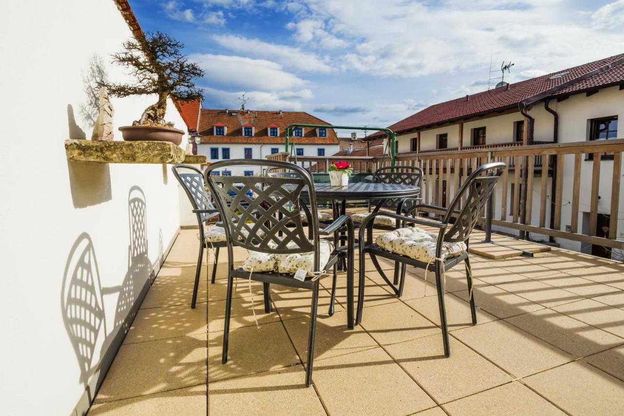 Hotel Bonsai Mikulov Extérieur photo